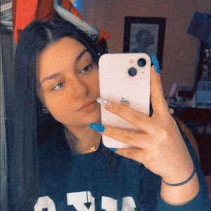 Meet your Posher, Julianna